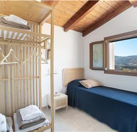 3 bedroom villa with pool near Castellamarre del Golfo, sleeps 5